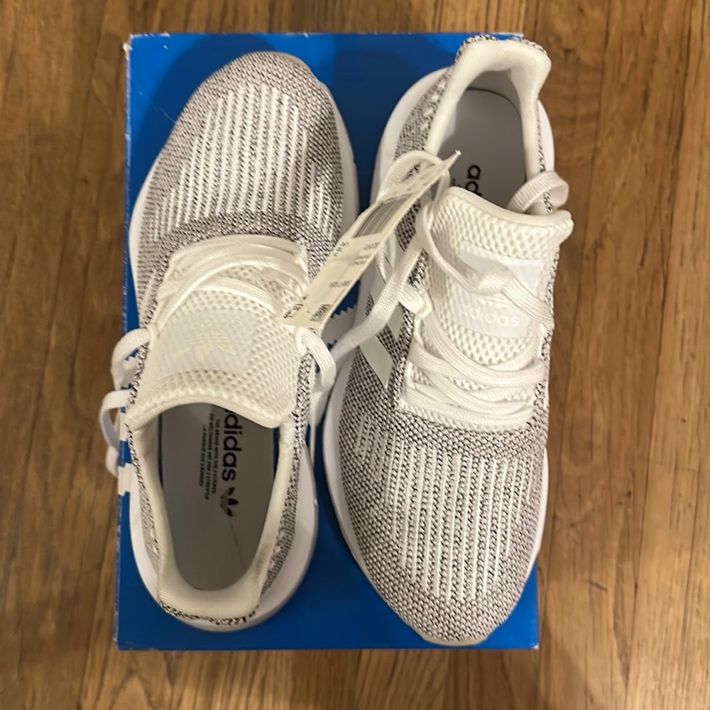 Adidas Swift Run